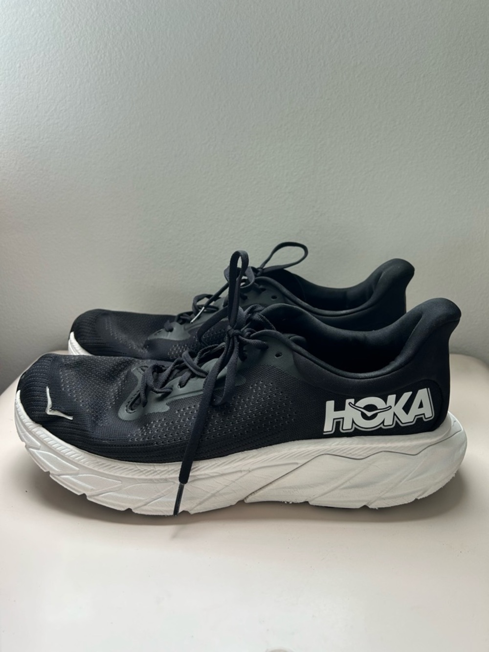 Hoka One One Arahi 7 Running Shoes Men's Size 12D Black/White